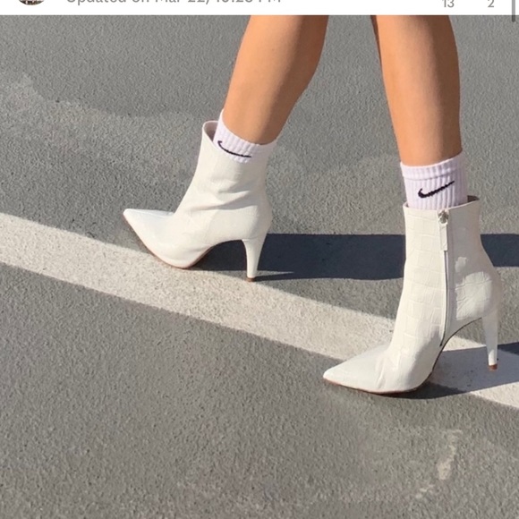 NWOT Leather Embossed Zara Bootie - Picture 2 of 10